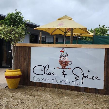 Chai & Spice Guesthouse And Cafe George Esterno foto